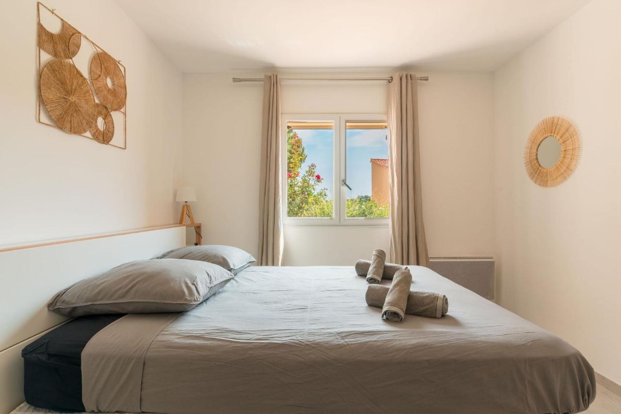 Villa Vue Mer Presqu'Ile De Giens Avec Piscine Hyères Kültér fotó